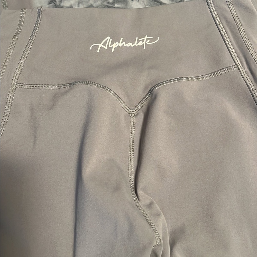 Alphalete kinetic leggings